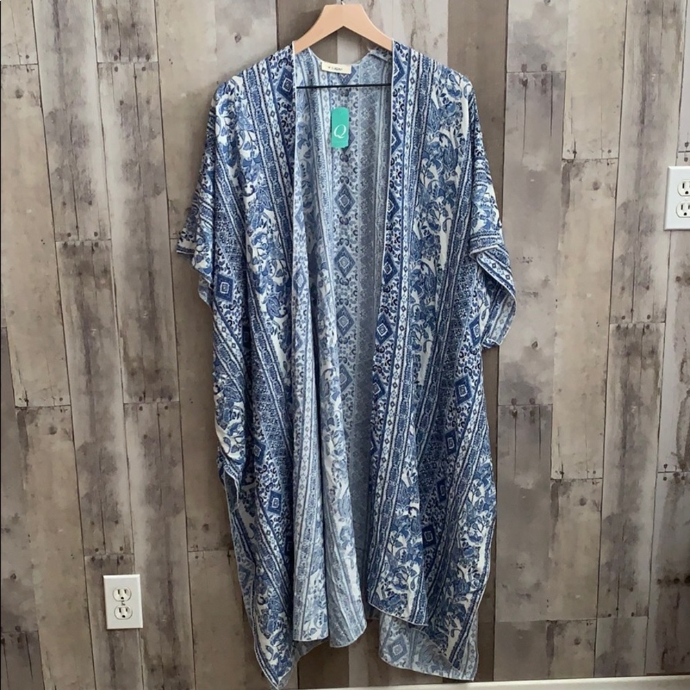 Blu and white kimono